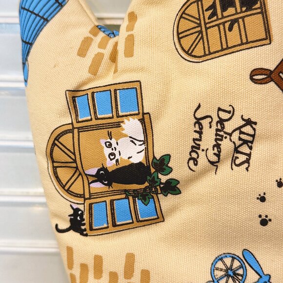 Kiki's Delivery Service Oven Mitts & Pot Holders Set - Cute Cat Kitchen Accessor - Picture 4 of 7